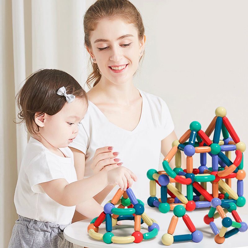 Set magnetic de constructie pentru copii, 136 piese multicolor, cutie depozitare, 2.9-8.6 cm