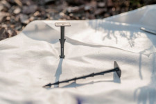 Cui fixare folie straturi, pentru gradina si sera, lungime 15 cm, negru