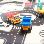 Covoras pentru copii, imprimeu pista auto, suprafata impermeabila, 83x57 cm, alb negru