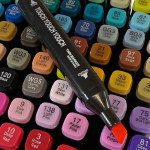 Set 80 markere colorate cu varf dublu, geanta depozitare