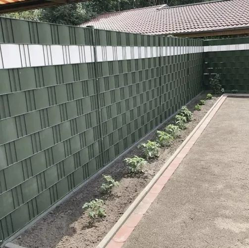 Banda opacizare gard, 19 cm x 35 metri, 450 g/mp, 20 clipsuri montaj, pvc verde