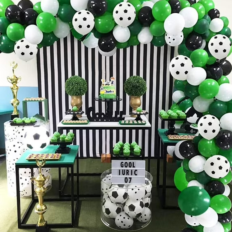 Kit aranjament baloane petrecere, tematica fotbal, 90 bucati, accesorii prindere, alb, negru, verde