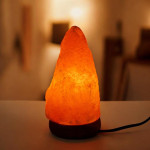Lampa de sare himalaya, 1-2 kg, suport din lemn