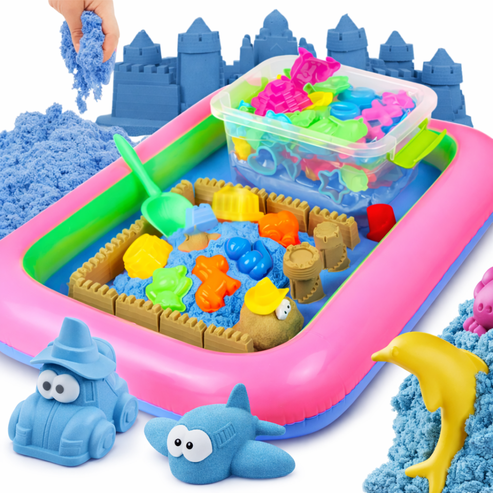 Nisip kinetic albastru, set 3 kg, 6 forme de modelat, cutie gonflabila 45x58 cm