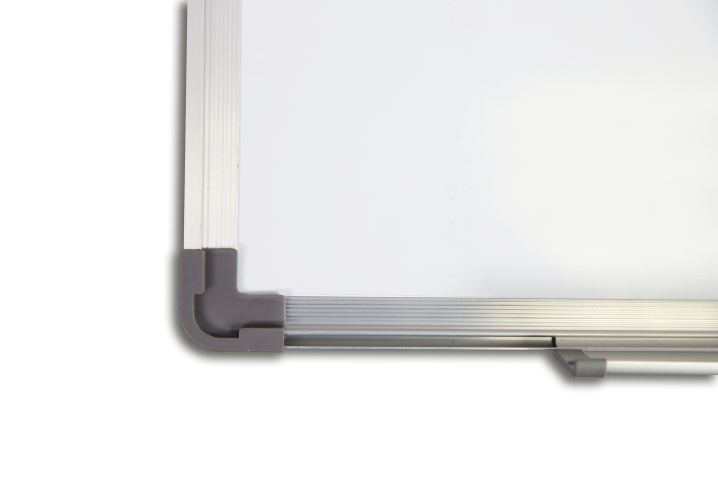Tabla magnetica premium alba 90x120 cm, rama de aluminiu, fixare perete, suport markere