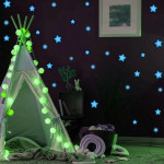 Set 75 stickere fosforescente glow albastre, forme stelute si buline, autoadezive, 1- 4 cm