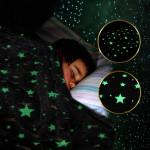 Patura fosforescenta 150x200 cm, stelute glow in the dark, moale si confortabila